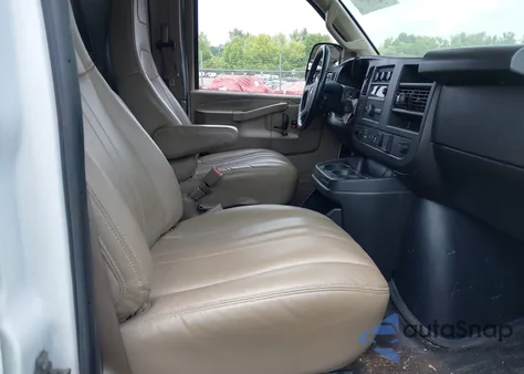 2022 Chevrolet Express Cargo Rwd 2500 Regular Wheelbase Wt из США, поврежденный, VIN 1GCWGAF75N1274456